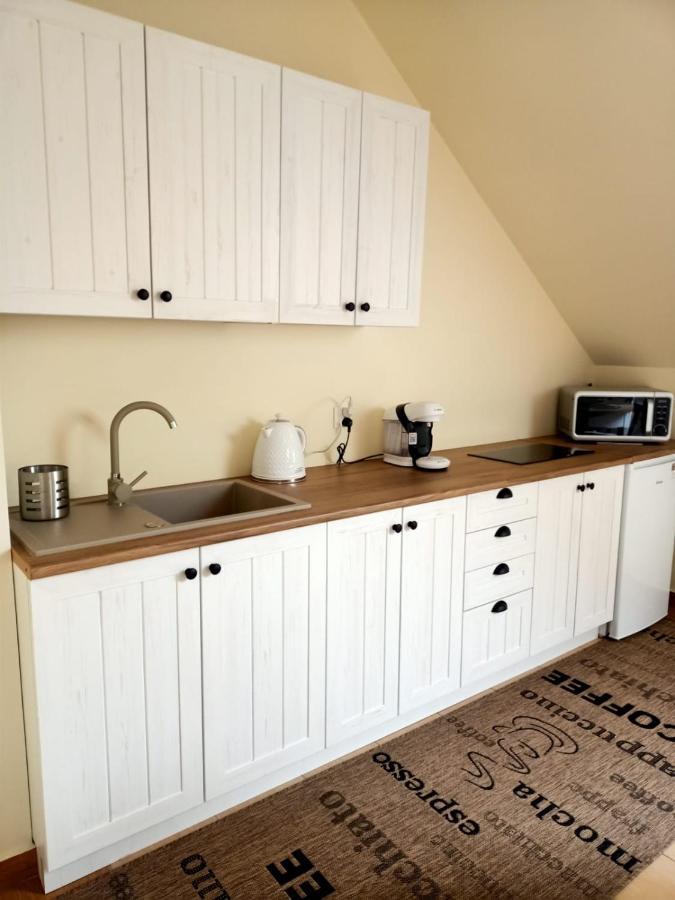 Up Rooms-targi Apartment