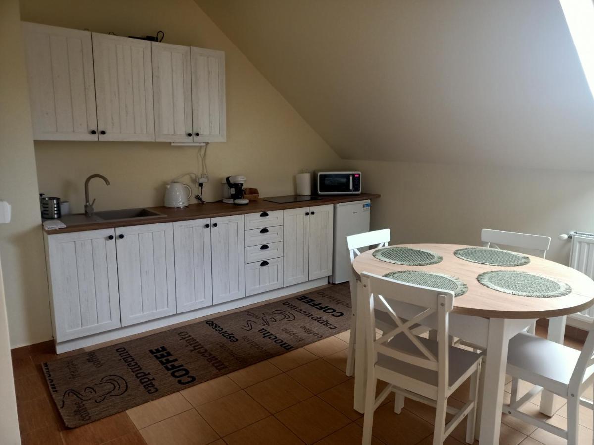 Apartment Up Rooms-targi